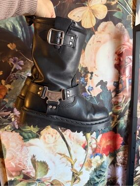 Sz 7 Doc Martins Anistone Hi buckle boots in EUC!